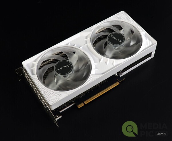갤럭시 GALAX 지포스 RTX 5060 WHITE OC D7 8GB'로 알아보는 NVIDIA